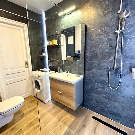 13 Apartment *